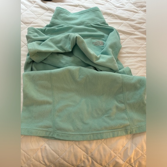 North Face Half Zip - Picture 7 of 7